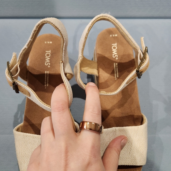 Women's Cream Platform Sandals - Picture 3 of 7